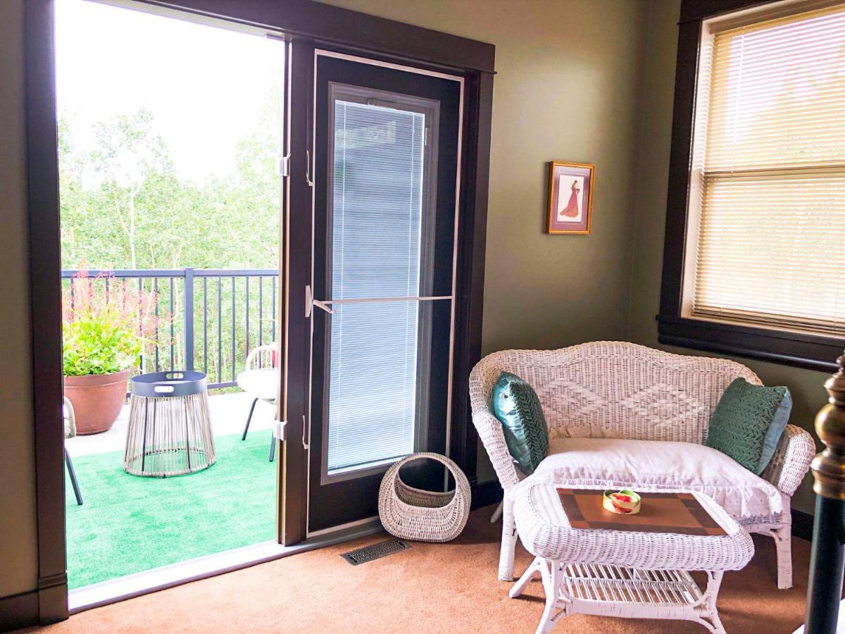 Wolf Creek Bed And Breakfast Ponoka Exterior photo
